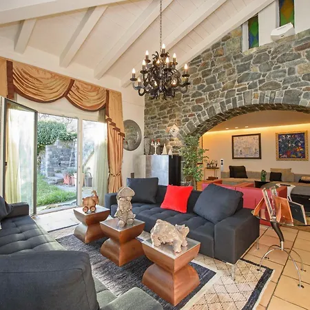 Villa Benni's Mansion - Iconic In Valley Aosta