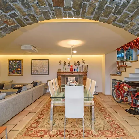 Benni's Mansion - Iconic In Valley Villa Aosta